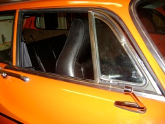 Passenger quarter window